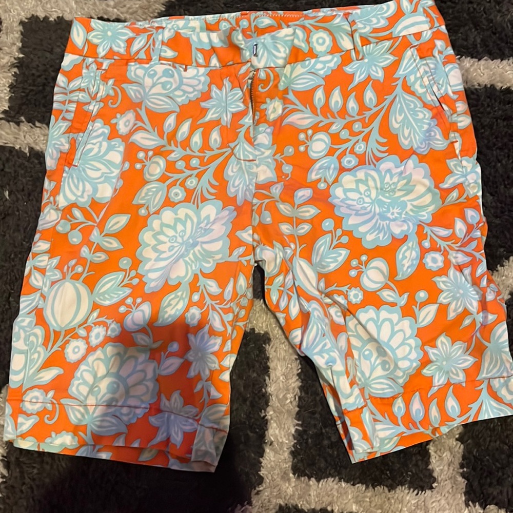 Beautiful Bermuda style shorts.